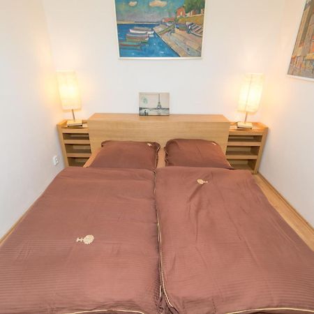 Budyne Apartment Budyne nad Ohri Esterno foto