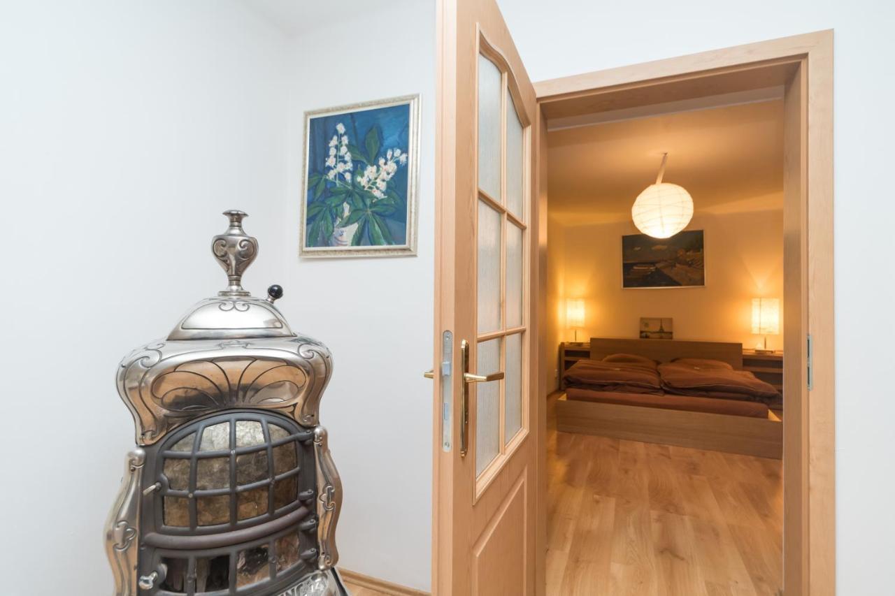 Budyne Apartment Budyne nad Ohri Esterno foto