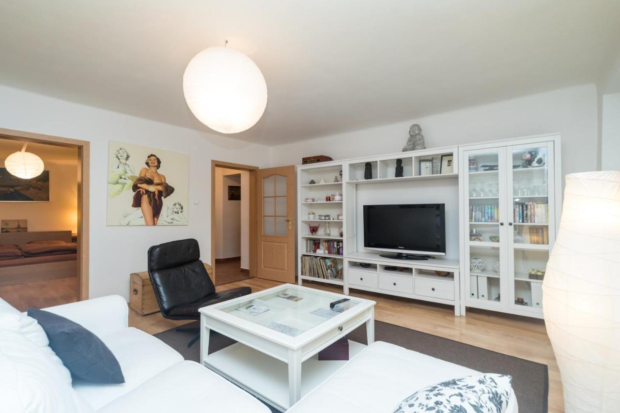 Budyne Apartment Budyne nad Ohri Esterno foto