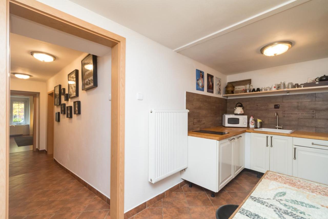 Budyne Apartment Budyne nad Ohri Esterno foto