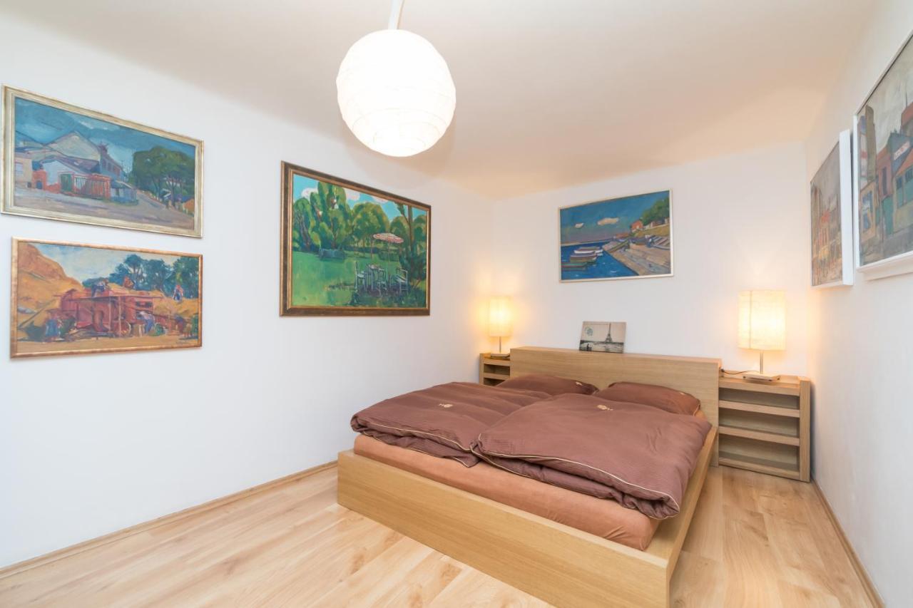 Budyne Apartment Budyne nad Ohri Esterno foto